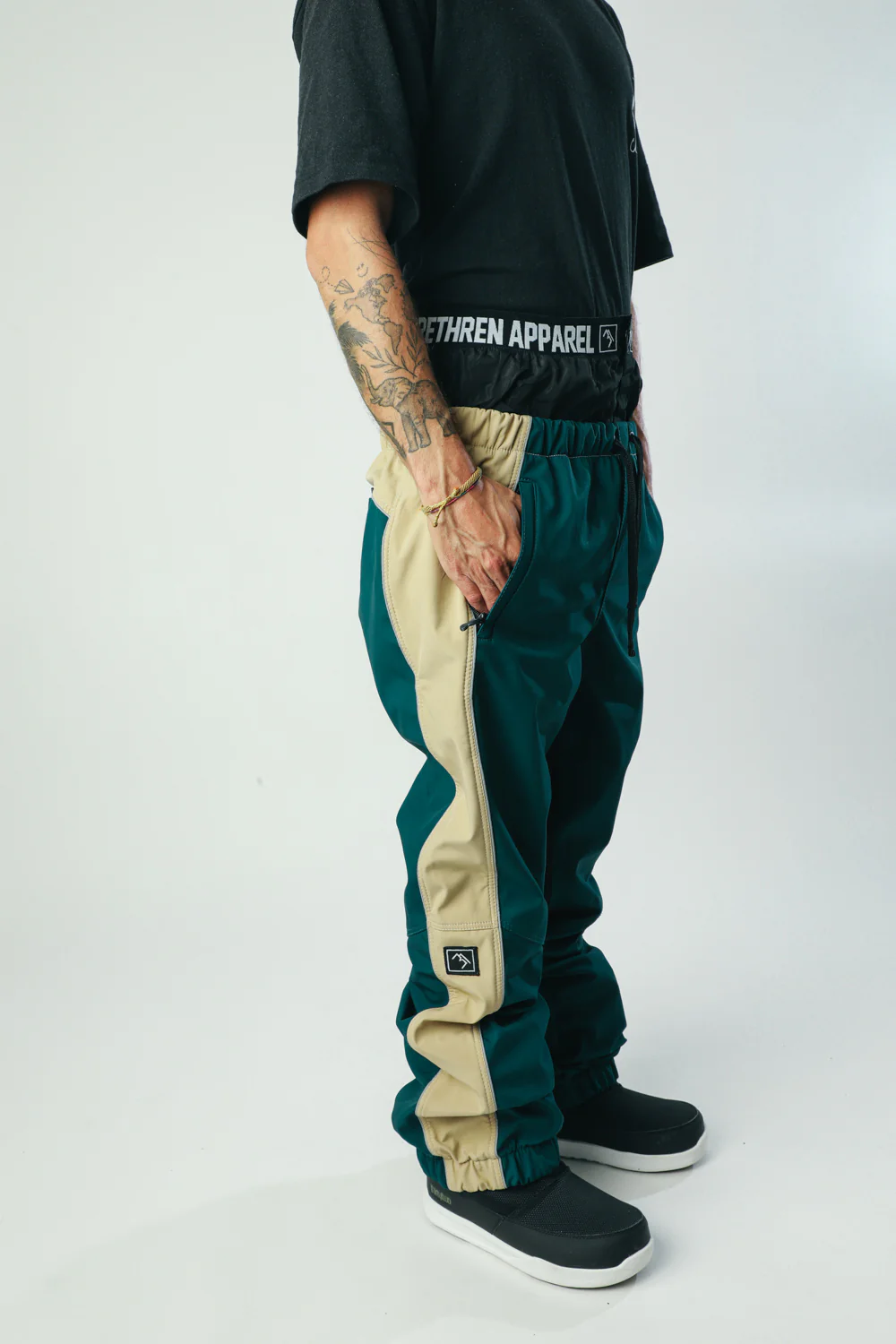 Baseline Trackpants Combat Khaki - Image 2