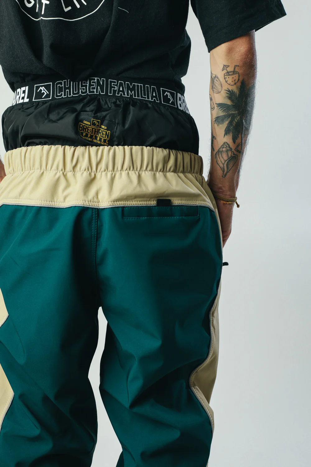 Baseline Trackpants Combat Khaki - Image 5