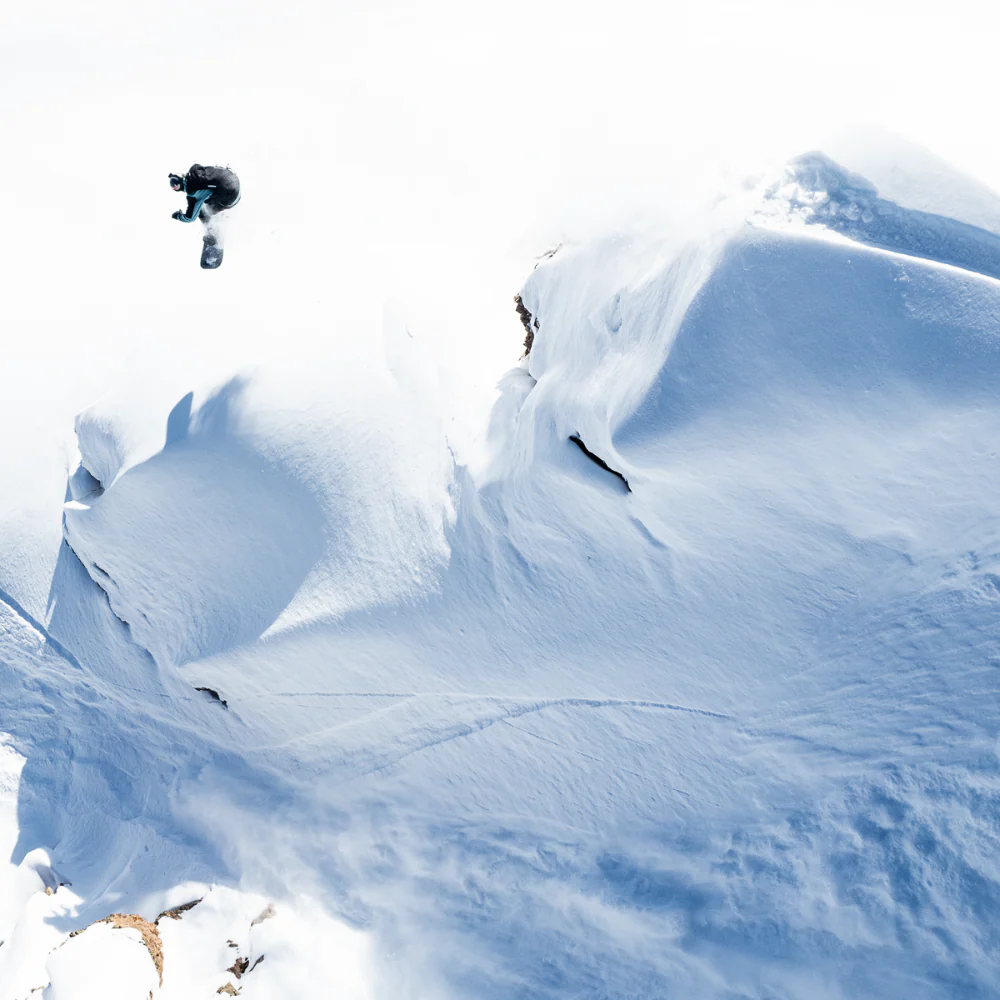 Golden Orca 2024 Snowboard - Image 4