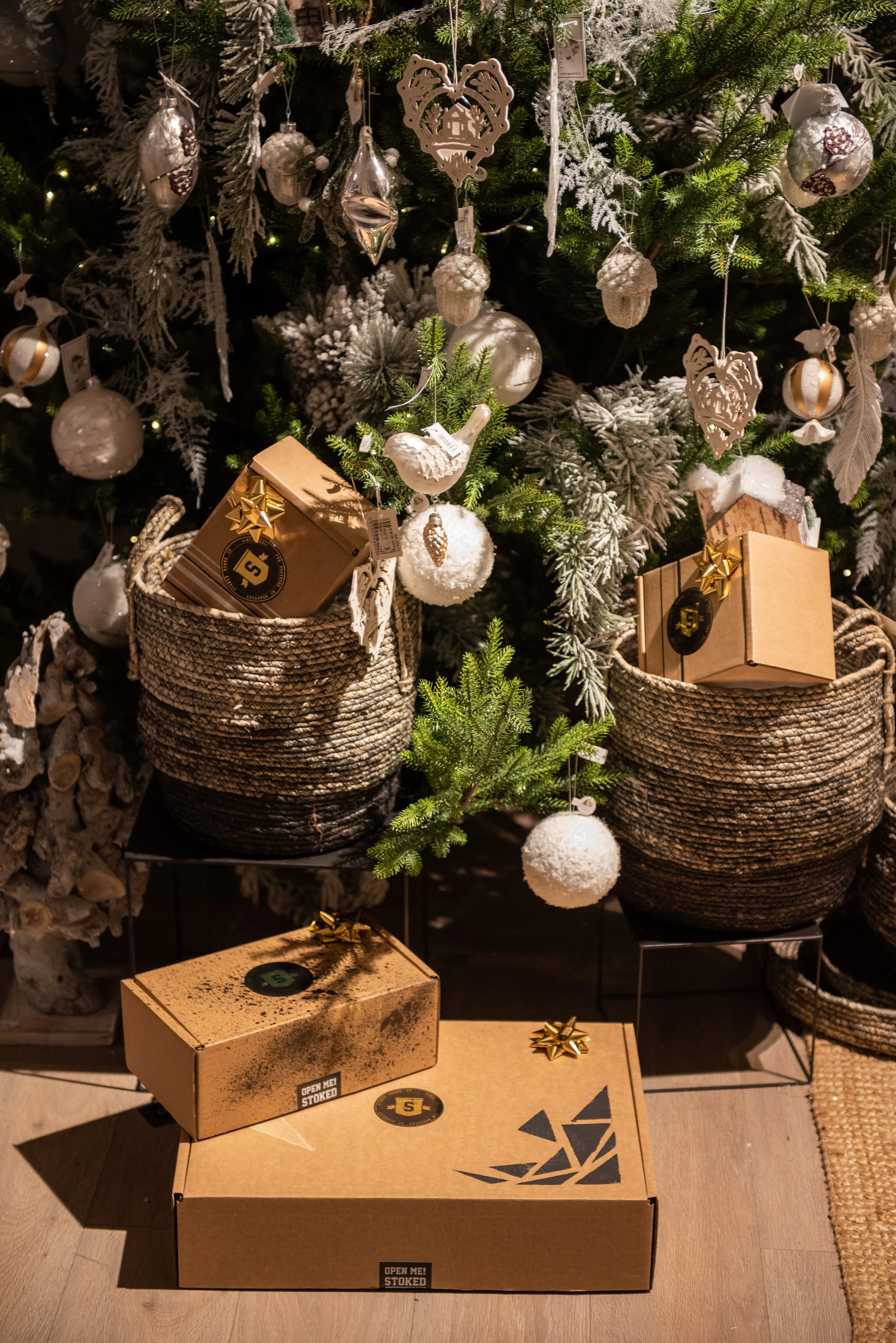 Large Gift Box - Image 7