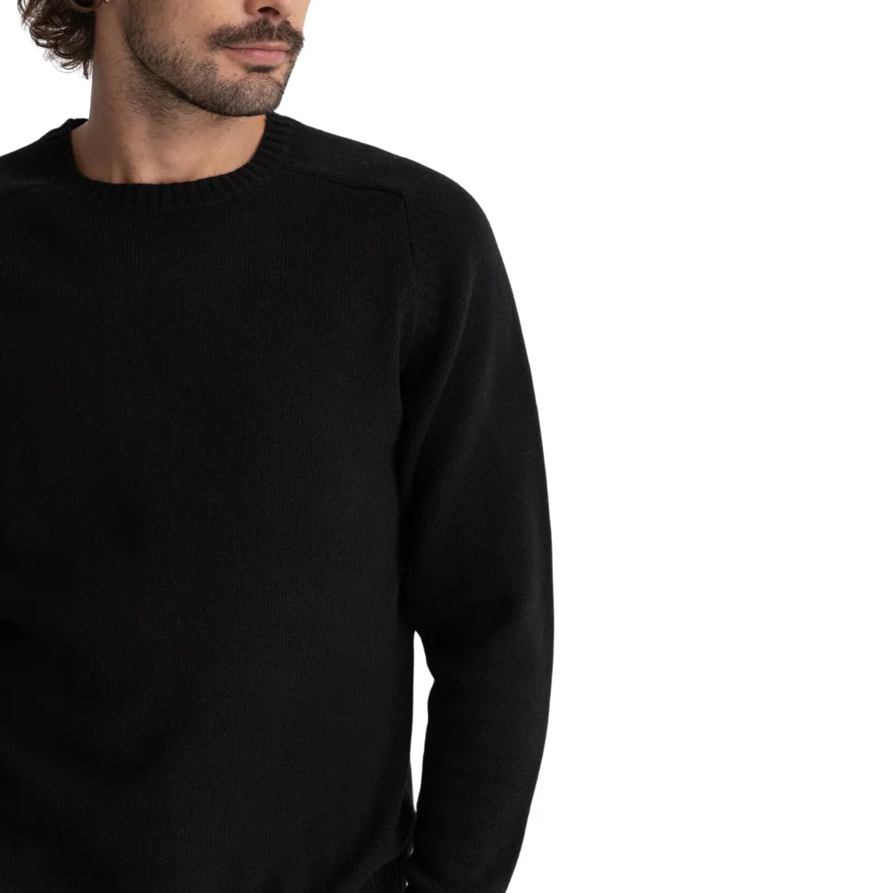 Classic Crew Knit Vintage Black - Image 3