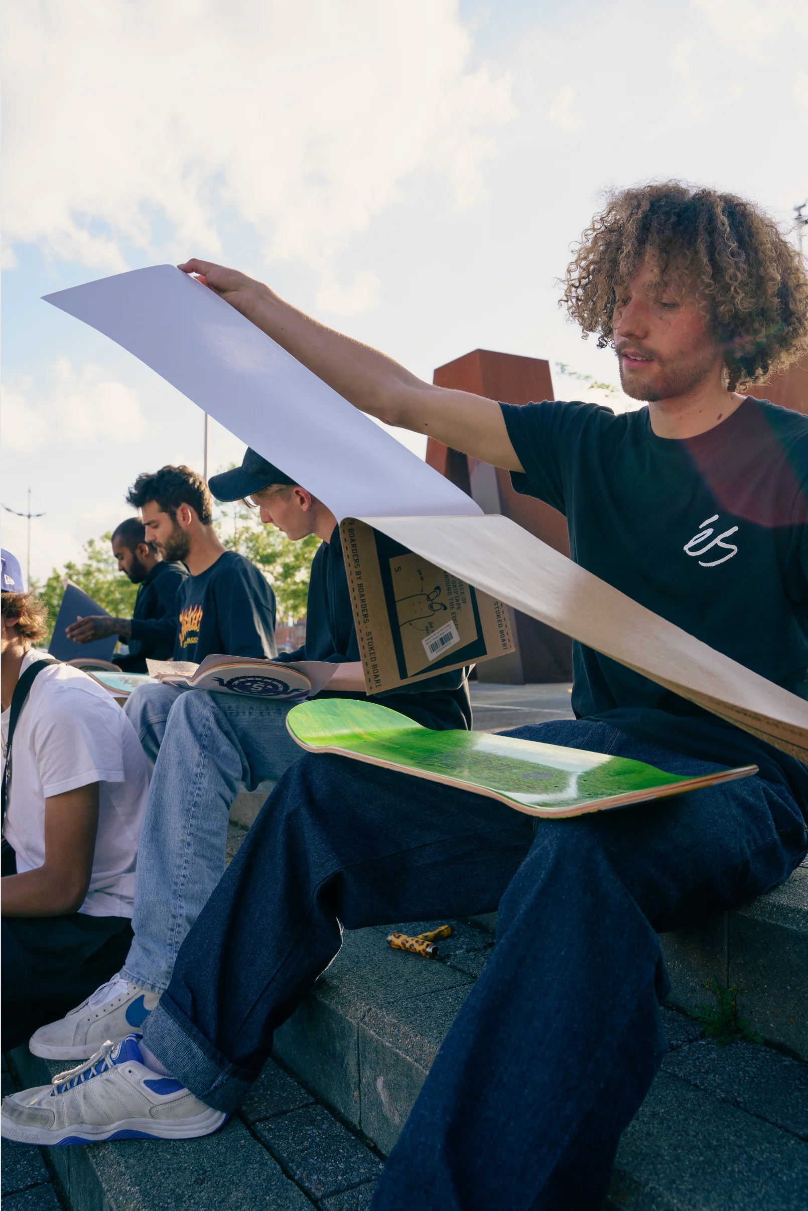 Stoked Roll High Swing Low Black Griptape - Image 4