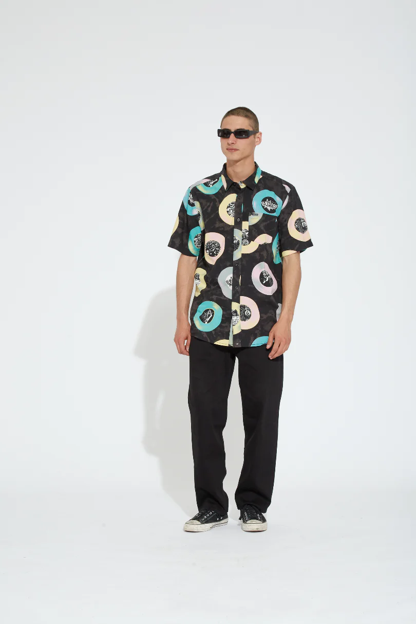 V Entertainment Shirt Black - Image 4