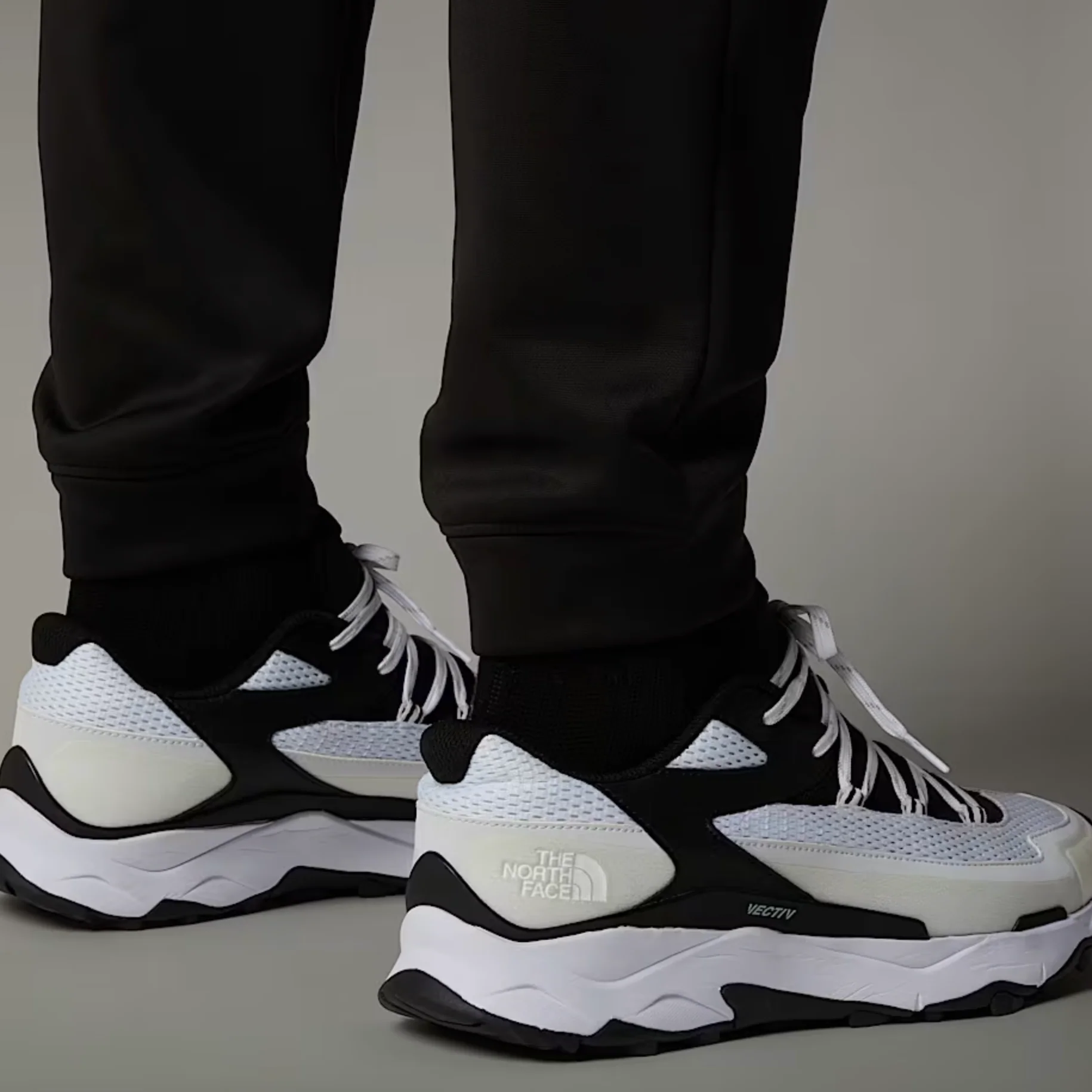 Vectiv™ Taraval Walking Shoes TNF White - Image 4